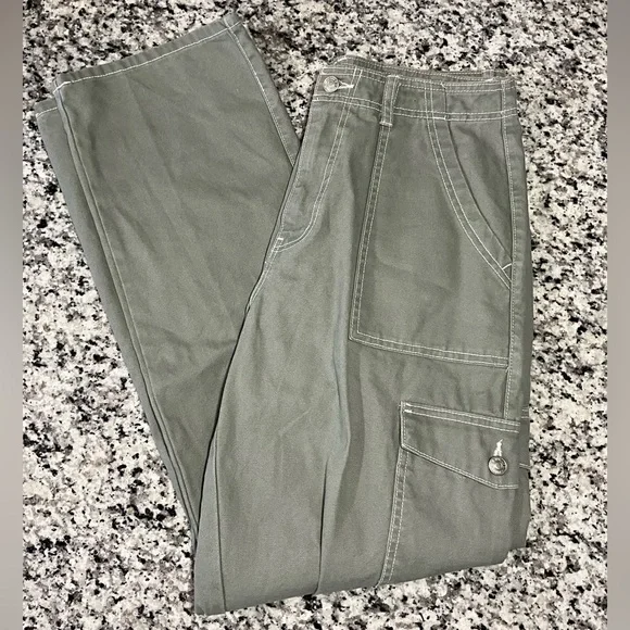 Forever 21 Olive Cargo Pants - Picture 1 of 6